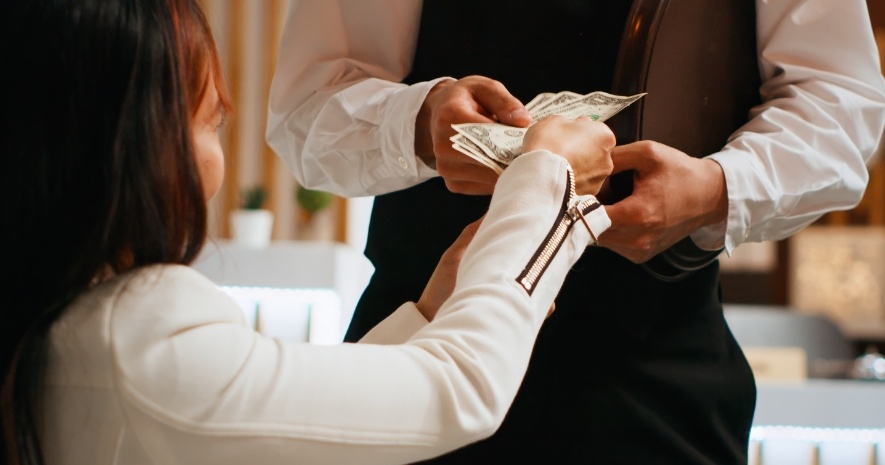 5th Circuit Vacates DOL’s Federal 80/20/30 Tip Credit Rule